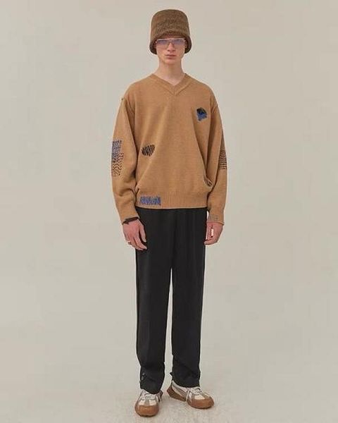 men's sweaters 22ss style v-neck knit embroidery 100% cotton eu size ader error sweater men women fashion autumn winter skateboard, White;black
men's sweaters 22ss style v-neck knit embroidery 100% cotton eu size ader error sweater men women fashion autumn winter skateboard, White;black
