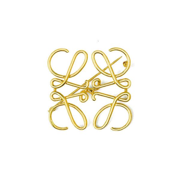 design trendsetter street shollowed out simple lines twisted flowers love implies personality fashion exaggerated brooch, Gray
design trendsetter street shollowed out simple lines twisted flowers love implies personality fashion exaggerated brooch, Gray