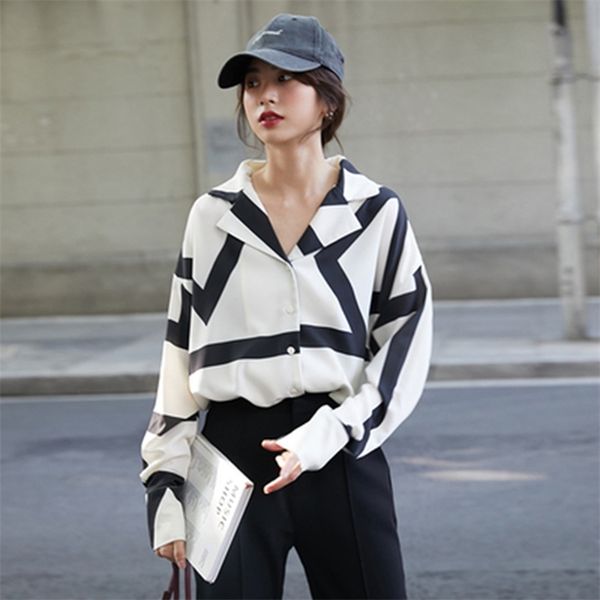 autumn korea fashion women long sleeve chiffon shirts geometric print turn-down collar loose blouses female blusas d513 210512, White
autumn korea fashion women long sleeve chiffon shirts geometric print turn-down collar loose blouses female blusas d513 210512, White