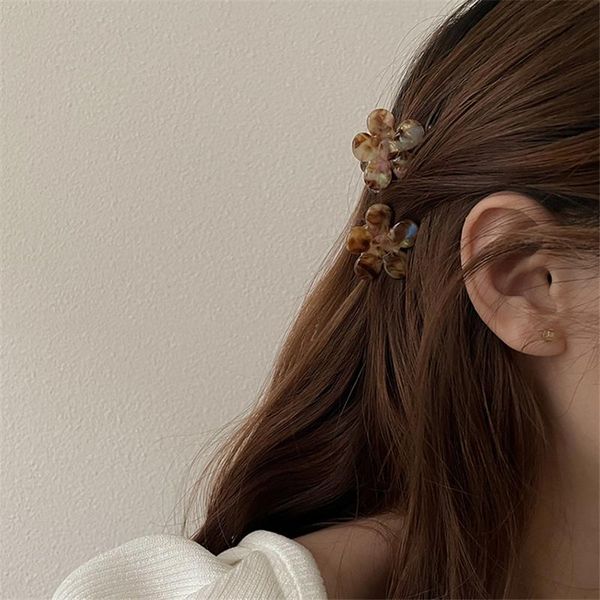 hair clips & barrettes 2021 translucent colorful acrylic flower small claw sweet romantic grab bangs hairpin clip for women, Golden;silver
hair clips & barrettes 2021 translucent colorful acrylic flower small claw sweet romantic grab bangs hairpin clip for women, Golden;silver