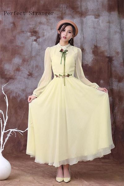 casual dresses 2021 autumn vintage arrival bowknot stand collar flower embroidery long sleeve woman chiffon dress, Black;gray
casual dresses 2021 autumn vintage arrival bowknot stand collar flower embroidery long sleeve woman chiffon dress, Black;gray