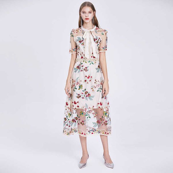 runway style lace patchwork flowers see through long dress party celebrate women floral embroidery mesh 210529, Black;gray
runway style lace patchwork flowers see through long dress party celebrate women floral embroidery mesh 210529, Black;gray