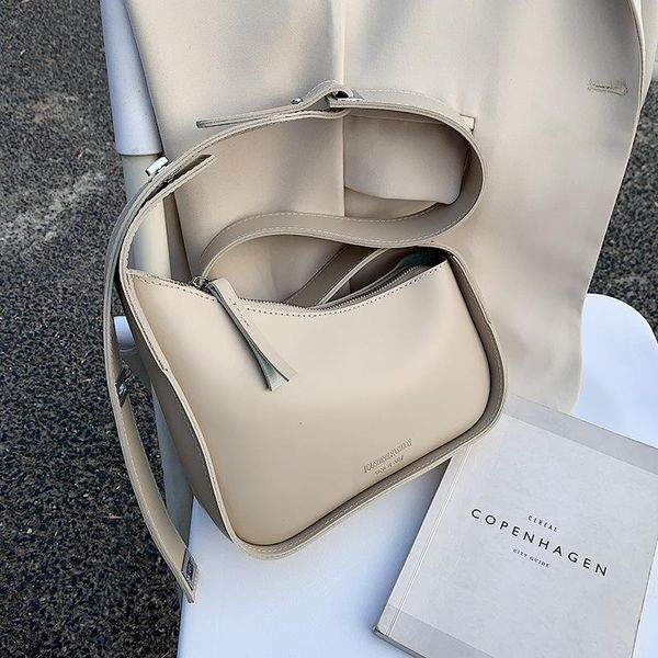 designer products 2021 western bag female armpit fashion shoulder cross-body bags 
designer products 2021 western bag female armpit fashion shoulder cross-body bags
