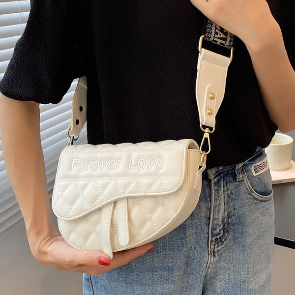 luxury handbags popular small female 2021 summer new trendy net red versatile one shoulder messenger bag fashion saddle bag
luxury handbags popular small female 2021 summer new trendy net red versatile one shoulder messenger bag fashion saddle bag
