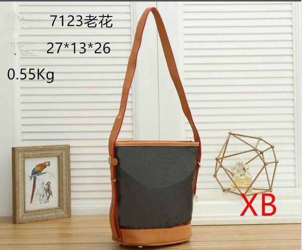 fashion women shoulder bags famous casual designer messenger female cross body chain handbag satchel purse cosmetic bag 7123#fv 27x13x26cm
fashion women shoulder bags famous casual designer messenger female cross body chain handbag satchel purse cosmetic bag 7123#fv 27x13x26cm