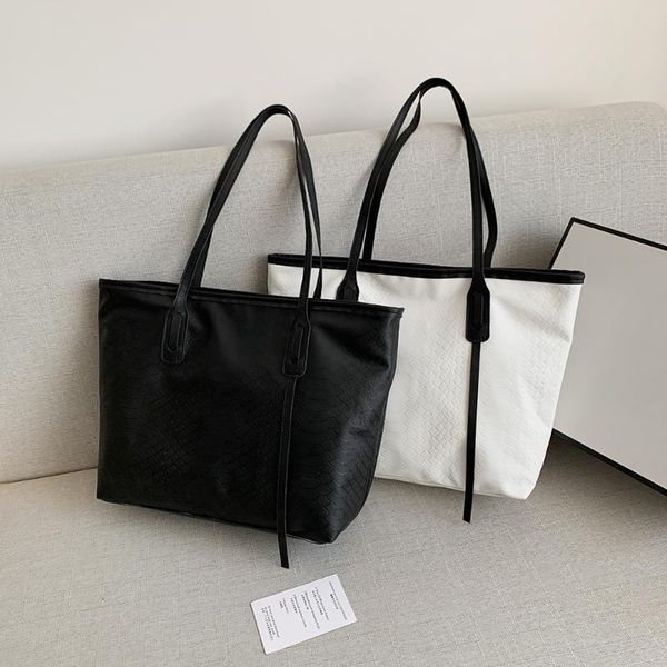 evening bags fashion women scale pattern shoulder solid color pu leather shopping bag casual ladies large capacity tote handbags
evening bags fashion women scale pattern shoulder solid color pu leather shopping bag casual ladies large capacity tote handbags