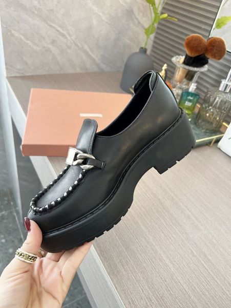 selling luxury designer women's dress shoes, patent leather fashion party shoes, high-quality round head wedding 35-41, Black
selling luxury designer women's dress shoes, patent leather fashion party shoes, high-quality round head wedding 35-41, Black