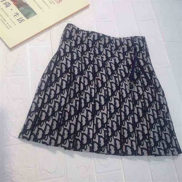 family's autumn and winter new women's dress small fragrance letter jacquard high waist pleated knitted skirt, Black
family's autumn and winter new women's dress small fragrance letter jacquard high waist pleated knitted skirt, Black
