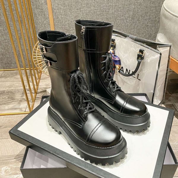 2021 new thick-soled martin boots handsome british fan boots fashion mid-tube short boots, Black
2021 new thick-soled martin boots handsome british fan boots fashion mid-tube short boots, Black