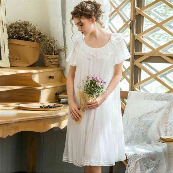 women's sleepwear nightshirt women's lace summer short-sleeved net yarn home women nightgown loose ruffled sweet sleepwear ni, Black;red
women's sleepwear nightshirt women's lace summer short-sleeved net yarn home women nightgown loose ruffled sweet sleepwear ni, Black;red
