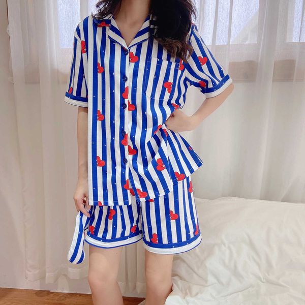 july's song women pajamas set stain spring autumn sleepwear retro luxury cotton 2 pieces letter printing long-sleeved homewear 210713, Black;red
july's song women pajamas set stain spring autumn sleepwear retro luxury cotton 2 pieces letter printing long-sleeved homewear 210713, Black;red