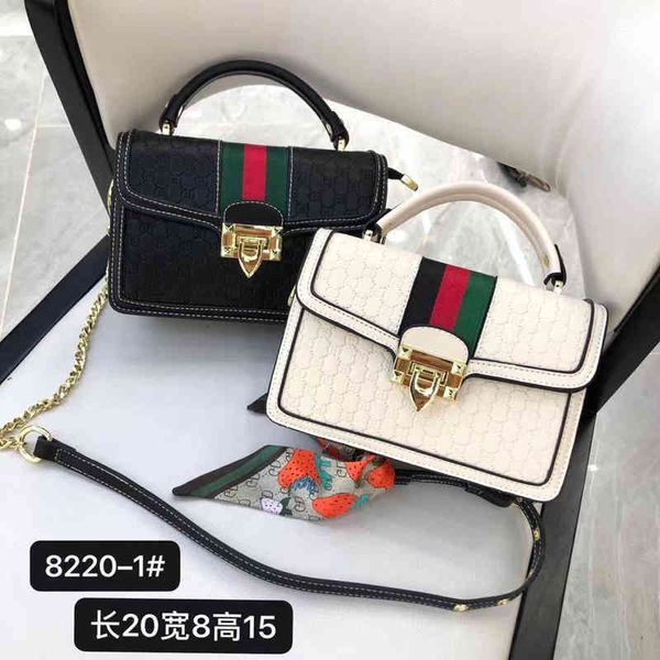 2022 factory wholesale premium embossed small texture chain square foreign style one shoulder messenger bag korean versatile bag
2022 factory wholesale premium embossed small texture chain square foreign style one shoulder messenger bag korean versatile bag