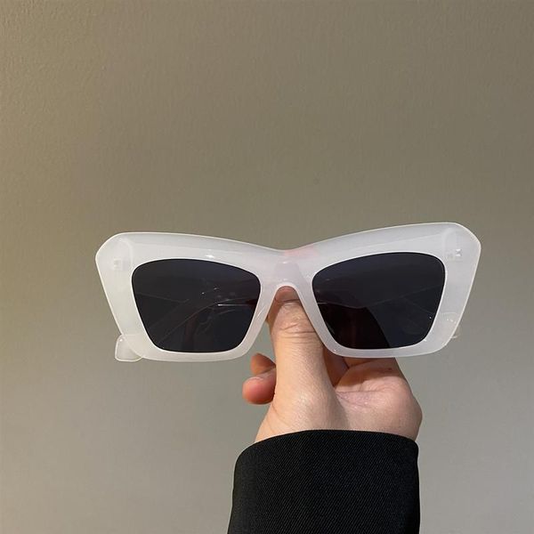 sunglasses european and american box retro triangle cat eye personality men women anti-ultraviolet travel street shooting, White;black
sunglasses european and american box retro triangle cat eye personality men women anti-ultraviolet travel street shooting, White;black