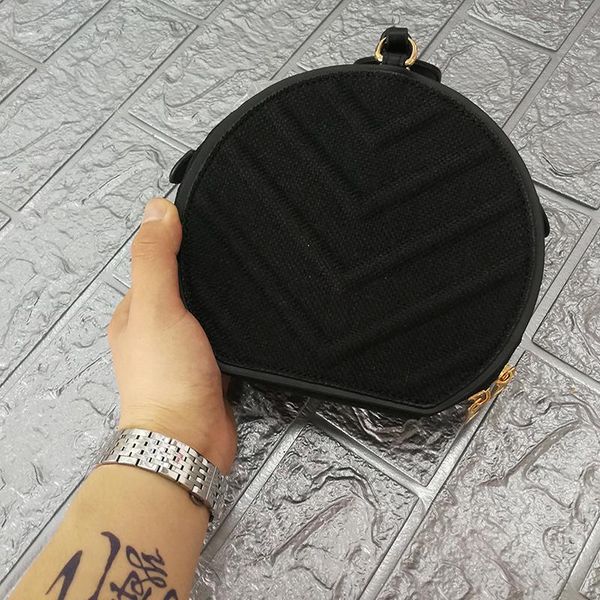 ladies fashion one shoulder messenger bag brand designer original summer travel mobile phone party handbag for women evening bags
ladies fashion one shoulder messenger bag brand designer original summer travel mobile phone party handbag for women evening bags