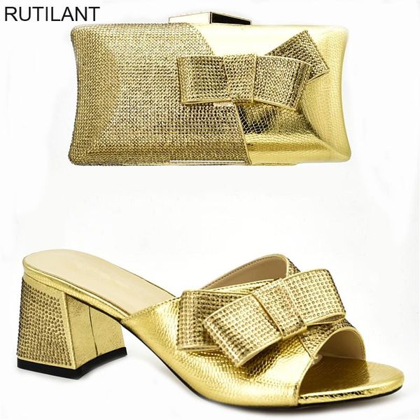 dress shoes latest design african women wedding slip on party decorated with rhinestone shoe and bag set sets 2021, Black
dress shoes latest design african women wedding slip on party decorated with rhinestone shoe and bag set sets 2021, Black
