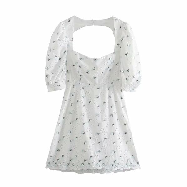 fashion women flower embroidery square collar backless mini dress female puff sleeve clothes casual lady loose vestido d7230 210430, Black;gray
fashion women flower embroidery square collar backless mini dress female puff sleeve clothes casual lady loose vestido d7230 210430, Black;gray