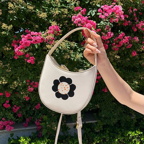 western bag summer portable saddle 2021 messenger new small daisy print female trendy wild single shoulder style itfdv
western bag summer portable saddle 2021 messenger new small daisy print female trendy wild single shoulder style itfdv