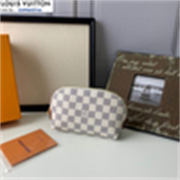 white wallets holders make up bag brand check women real leather long designer chain wallet pouches key card luxury m47515 phone cases purse, Red;black
white wallets holders make up bag brand check women real leather long designer chain wallet pouches key card luxury m47515 phone cases purse, Red;black