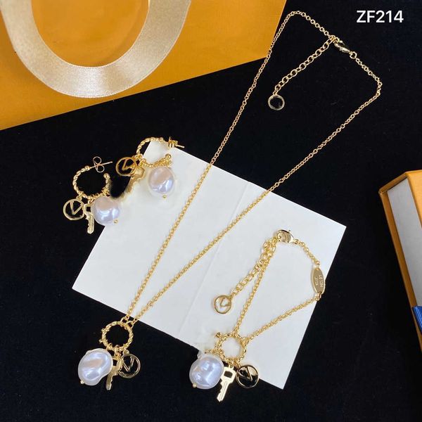 luxury designers necklaces for women fashion 18k gold plated jewelry sets tassels necklaces bracelet flowers bracelets, Black
luxury designers necklaces for women fashion 18k gold plated jewelry sets tassels necklaces bracelet flowers bracelets, Black