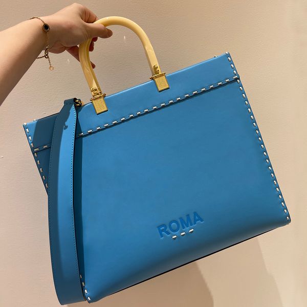 luxurys designer handbags tote bags leather material large capacity crossbody bag men women universal classic style totes
luxurys designer handbags tote bags leather material large capacity crossbody bag men women universal classic style totes