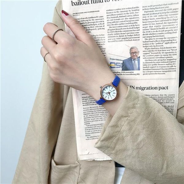 wristwatches retro minimalist design women watches small vintage leather bracelet watch fashion brand female quartz clock, Slivery;brown
wristwatches retro minimalist design women watches small vintage leather bracelet watch fashion brand female quartz clock, Slivery;brown