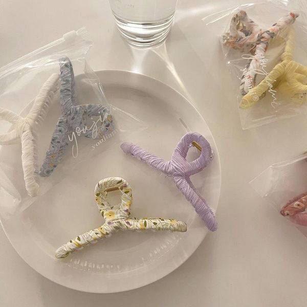 hair clips 2021 selling 2pcs per set flower fabric clip accessories for women girl candy color summer joker grasps claw
hair clips 2021 selling 2pcs per set flower fabric clip accessories for women girl candy color summer joker grasps claw