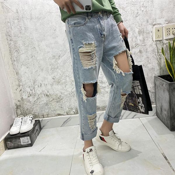 men's jeans south korean version of the knee big hole nine-quarter pants loose straight personality beggar summer ins wash, Blue 
men's jeans south korean version of the knee big hole nine-quarter pants loose straight personality beggar summer ins wash, Blue