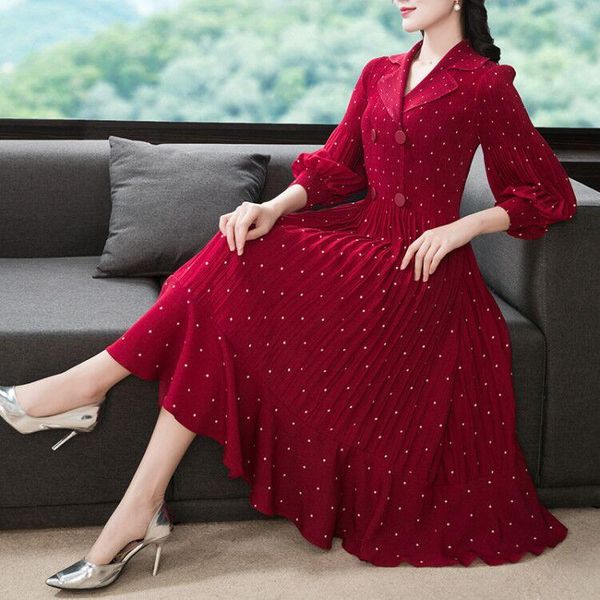 spring and autumn retro long lantern sleeved bottoming polka dot pleated dresses women vestidos fashion streetwear 2021 casual, Black;gray
spring and autumn retro long lantern sleeved bottoming polka dot pleated dresses women vestidos fashion streetwear 2021 casual, Black;gray