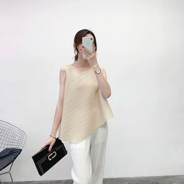 women's tanks & camis miyake pleats 2021 summe theme color japan irregular sleeveless soft t-shirt women loose plus size vest 9207, White
women's tanks & camis miyake pleats 2021 summe theme color japan irregular sleeveless soft t-shirt women loose plus size vest 9207, White