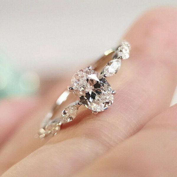 cluster rings oval finger ring for women band dazzling brilliant cz stone setting classic wedding anniversary female charm jewelry gift, Golden;silver
cluster rings oval finger ring for women band dazzling brilliant cz stone setting classic wedding anniversary female charm jewelry gift, Golden;silver