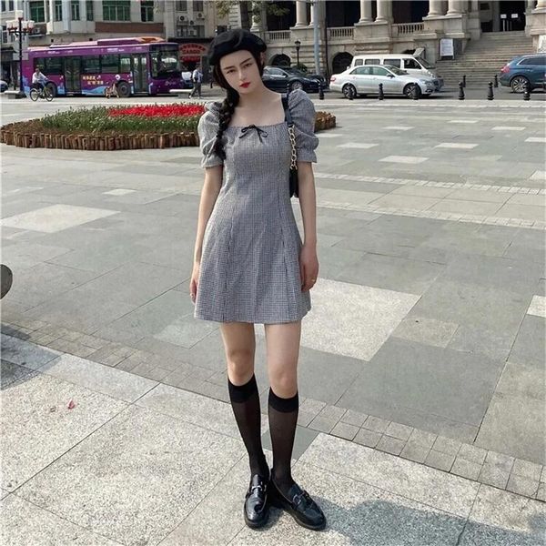 casual dresses vintage plaid summer light mini dress women puff sleeve square collar bow chic female party, Black;gray
casual dresses vintage plaid summer light mini dress women puff sleeve square collar bow chic female party, Black;gray