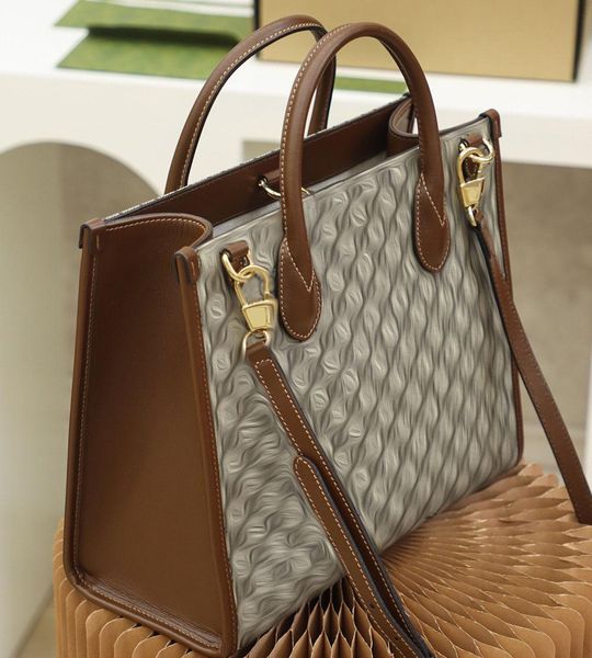 2021 designer handbag women luxurys designers messenger bags clutch purse wallet tote bag handbags 31*26*14 quality
2021 designer handbag women luxurys designers messenger bags clutch purse wallet tote bag handbags 31*26*14 quality