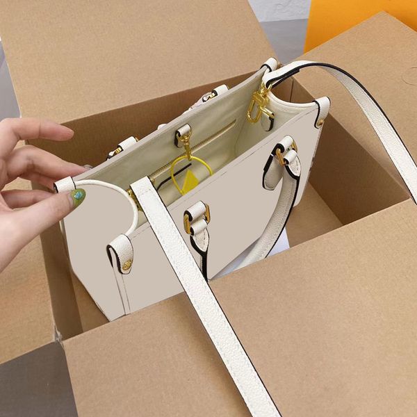 fashion one-shoulder portable tote bag brand design classic ladies pure color high-quality handbags luxurys designers bags
fashion one-shoulder portable tote bag brand design classic ladies pure color high-quality handbags luxurys designers bags