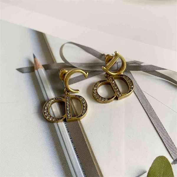 gift box 20-year-old new inlaid brilliant diamonds earrings women red proof allergy silver needle earrings women, Golden
gift box 20-year-old new inlaid brilliant diamonds earrings women red proof allergy silver needle earrings women, Golden