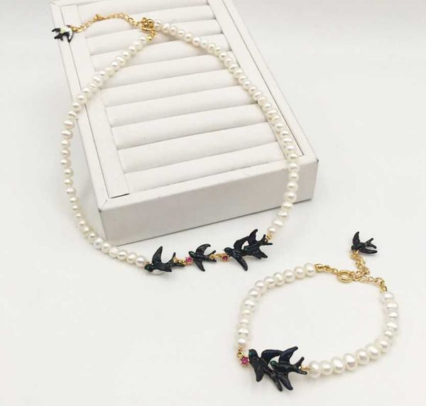 earrings & necklace luxury and elegant jewelry natural pearl bird women's accessories, Silver
earrings & necklace luxury and elegant jewelry natural pearl bird women's accessories, Silver