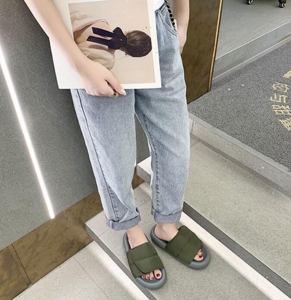 2021 summer wear plus size slippers pregnant women with edema and loose fat feet sandals, Black
2021 summer wear plus size slippers pregnant women with edema and loose fat feet sandals, Black