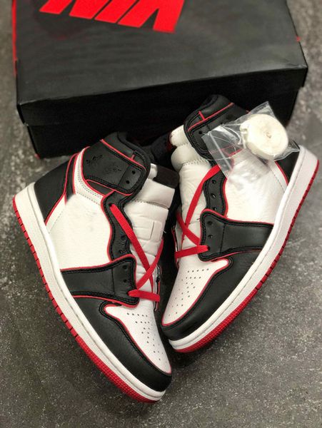 1 retro high bloodline jumpman 1s basketball shoes with black gym red white 555088-06 mens designer trainers chaussure de basket ball schuhe
1 retro high bloodline jumpman 1s basketball shoes with black gym red white 555088-06 mens designer trainers chaussure de basket ball schuhe