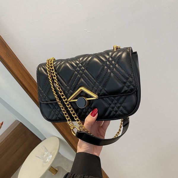 lingge luxurys bags swomen's 2021 women's modeling magnetic buckle fashion versatile small square bag
lingge luxurys bags swomen's 2021 women's modeling magnetic buckle fashion versatile small square bag