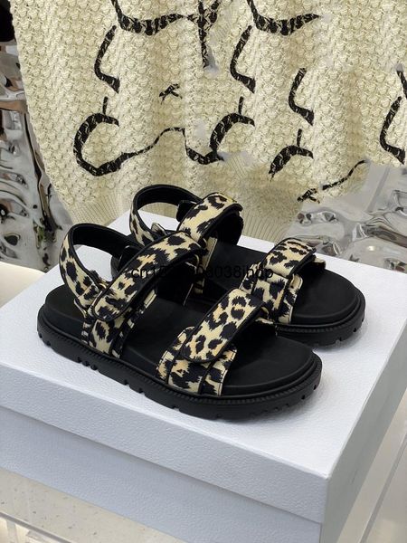 sandals fashion outdoor leisure flat brand design leather roman sandals, elegant classic style anti slip bottom, Black
sandals fashion outdoor leisure flat brand design leather roman sandals, elegant classic style anti slip bottom, Black