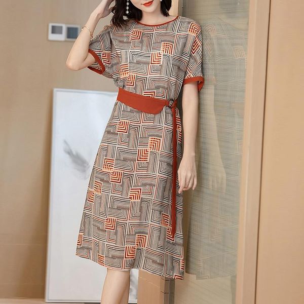 casual dresses 2021 women print mulberry silk short sleeve vintage midi dress summer 3xl plus size loose elegant party vestidos, Black;gray
casual dresses 2021 women print mulberry silk short sleeve vintage midi dress summer 3xl plus size loose elegant party vestidos, Black;gray