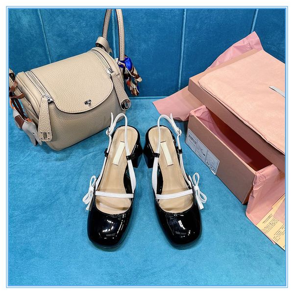 2021ss party slippers summer women shoes coarser heel flops true soft leather lady slipper high heeled sandals size 35-40, Black
2021ss party slippers summer women shoes coarser heel flops true soft leather lady slipper high heeled sandals size 35-40, Black
