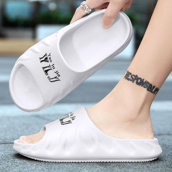 slippers mens fashion sandals trendy beach shoes casual men women home summer light outdoor high quality, Black
slippers mens fashion sandals trendy beach shoes casual men women home summer light outdoor high quality, Black