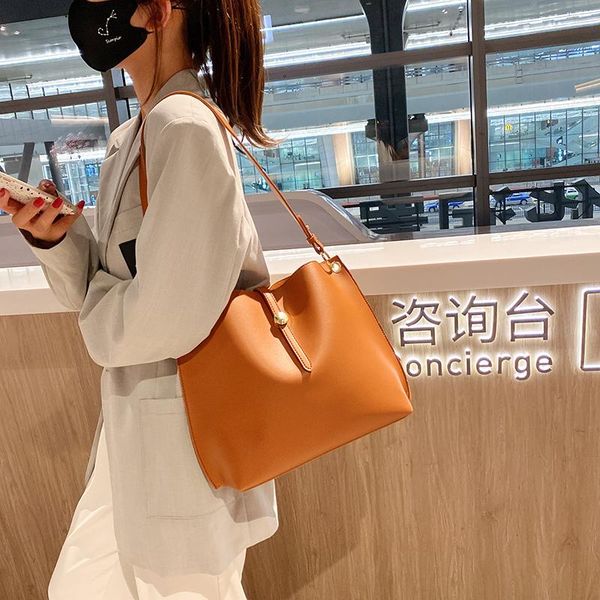 evening bags fahsion female shoulder bag brown women handbag large capacity autumn winter youth literary style bucket pu leather
evening bags fahsion female shoulder bag brown women handbag large capacity autumn winter youth literary style bucket pu leather