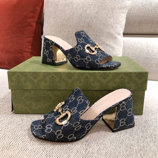 2021ss fashion trend popular sandals slippers for women designer black and white beach flip flops slipper quality
2021ss fashion trend popular sandals slippers for women designer black and white beach flip flops slipper quality