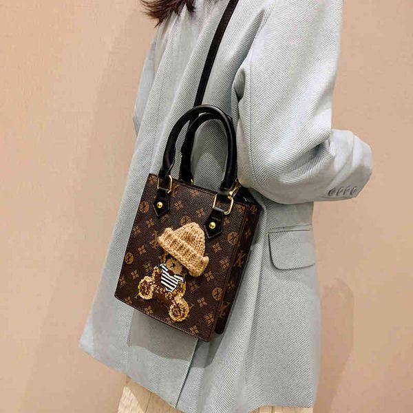 2022 factory wholesale women's autumn and winter printed tote bag korean version leisure fashion portable messenger bag tide 45ng
2022 factory wholesale women's autumn and winter printed tote bag korean version leisure fashion portable messenger bag tide 45ng