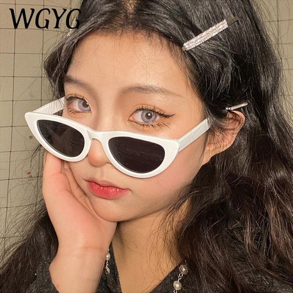 sunglasses women 2021 fashion designer triangle small frame retro classic cat eye uv400, White;black
sunglasses women 2021 fashion designer triangle small frame retro classic cat eye uv400, White;black