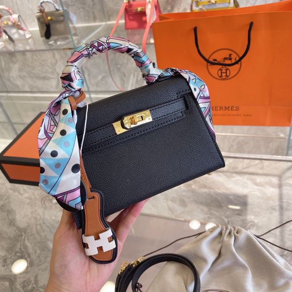 foreign women luxurys fashion handbags herme style small luxury high-end leather women's mini portable one shoulder messenger bagdesign
foreign women luxurys fashion handbags herme style small luxury high-end leather women's mini portable one shoulder messenger bagdesign