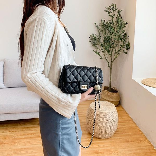 doudou xiaoxijia 2021 women's bag texture xiaoxiangfeng lingge chain xiains net red one shoulder messenger evening bags
doudou xiaoxijia 2021 women's bag texture xiaoxiangfeng lingge chain xiains net red one shoulder messenger evening bags