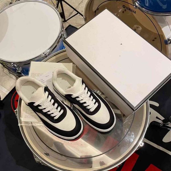 2021 new color matching sports single shoes black and white panda canvas breathable lace up casual 
2021 new color matching sports single shoes black and white panda canvas breathable lace up casual