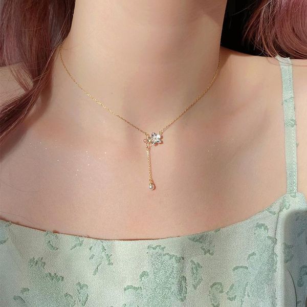 pendant necklaces 2021 fashion korean trend women's zircon flower necklace, valentine's day gift, christmas gift, Silver
pendant necklaces 2021 fashion korean trend women's zircon flower necklace, valentine's day gift, christmas gift, Silver